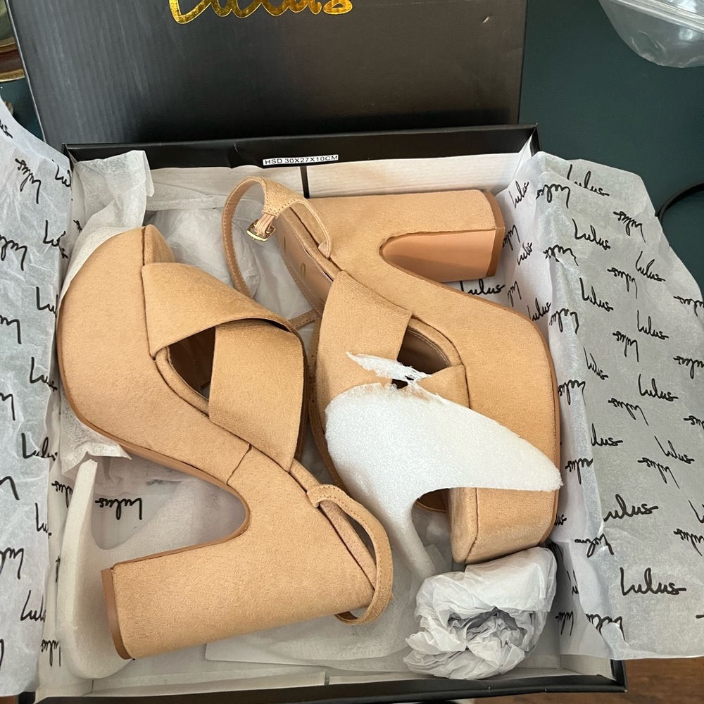 Lulus nude heels